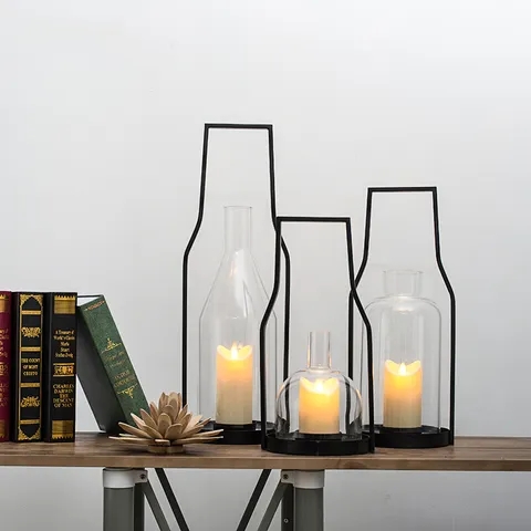 蜡烛罐装饰柱杆玻璃和金属烛台